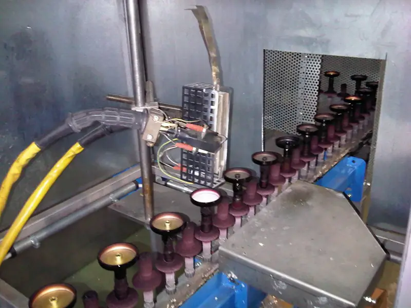 finiture-su-legno-laccature-e-verniciature-precise