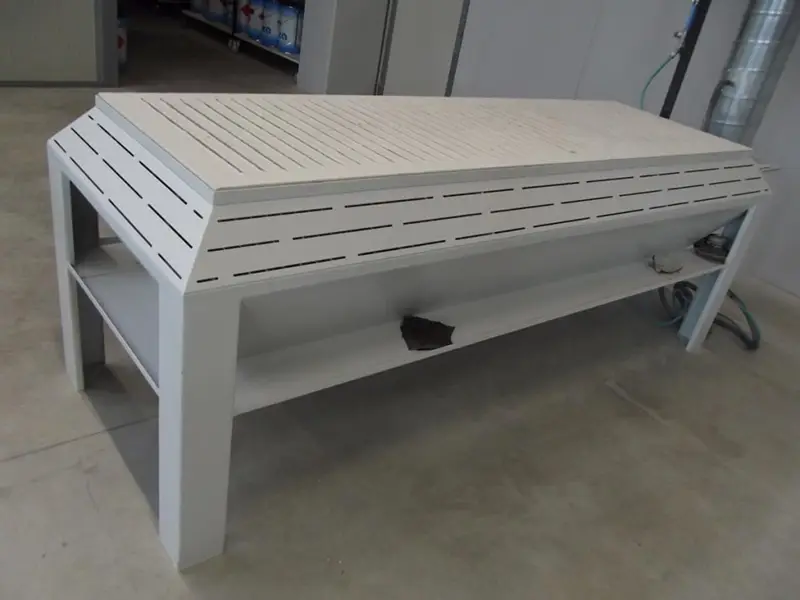 tavoli-di-carteggiatura-con-filtro-a-cartucce-in-autopulente